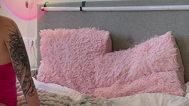 PinkNoir's cam snapshot