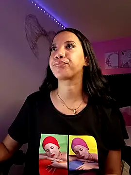 SallyWhitee's cam snapshot