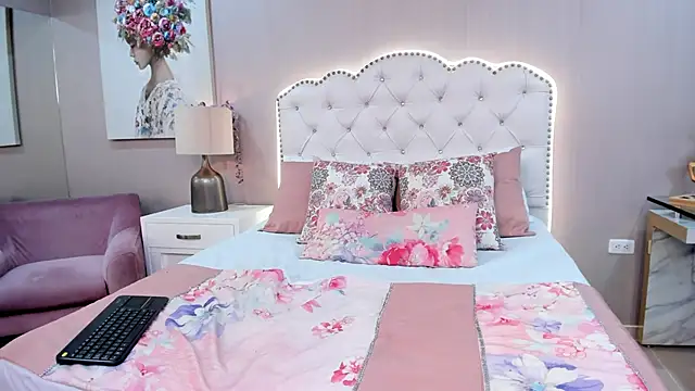 KathieJoy's cam snapshot