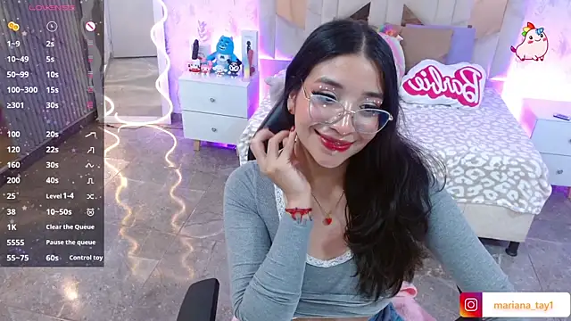 MARIANA_TAY1's cam snapshot