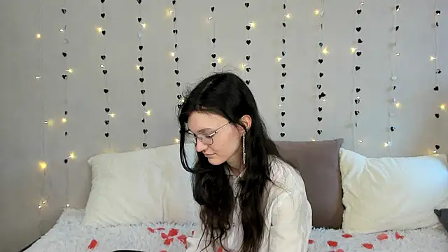 ThoraMarola's cam snapshot