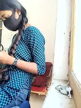 Riya_917's cam snapshot