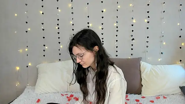 ThoraMarola's cam snapshot