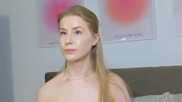 VioletiSwone live sex cam