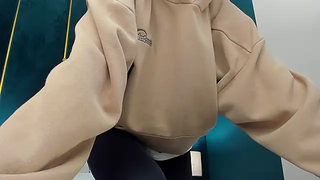 AprilWong live sex cam