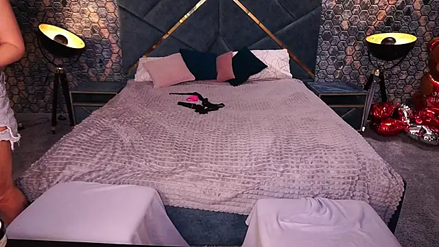 PleasureWeCouple live sex cam