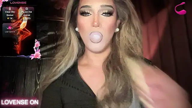 Lo_la_69 live sex cam