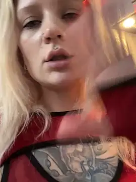 BlondeDoll_'s cam snapshot