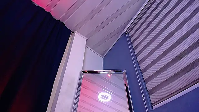 Emilyy05_'s cam snapshot