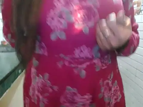 LovingPihu live sex cam