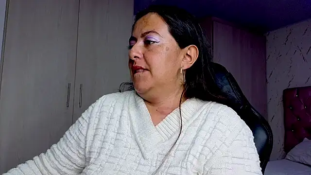 evelyn_harpeery live sex cam