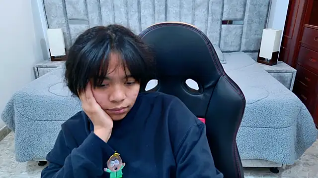 laureentt_'s cam snapshot