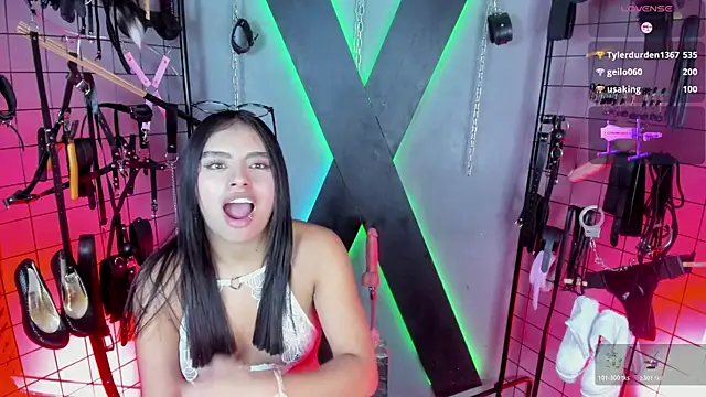 MissScarlet_Ela_bdsm's cam snapshot