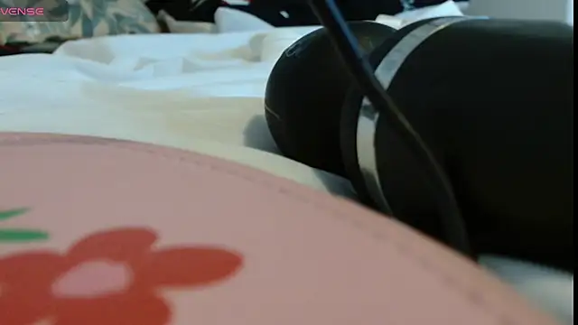 astridcollinsvip's cam snapshot