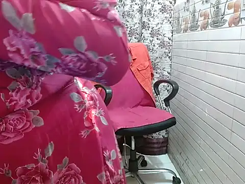 LovingPihu's cam snapshot