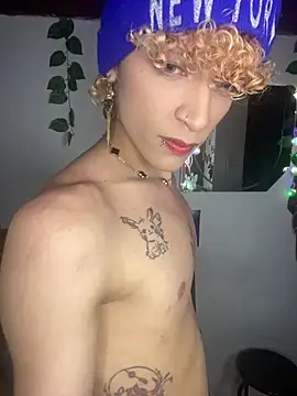 Lucke_Collins__'s cam snapshot