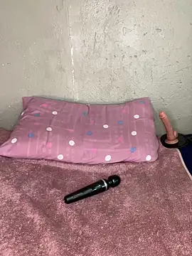 Bellabootie's cam snapshot