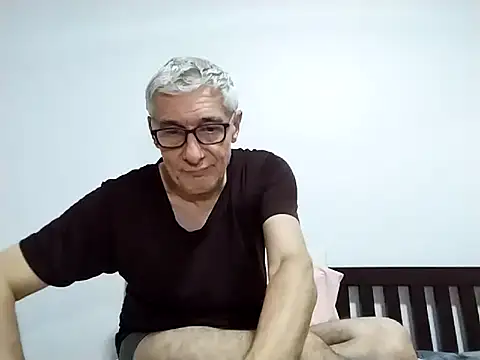 BIGUNCUTHARDCOCK live sex cam