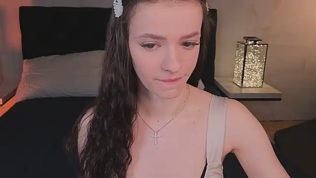 E_l_i_z_e_'s cam snapshot