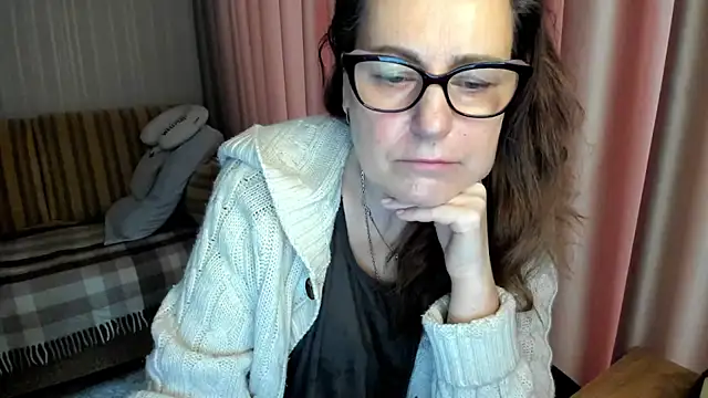 lauraoven's cam snapshot