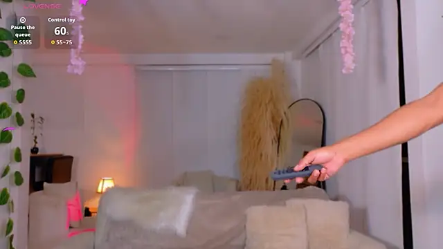 AnikaDragun live sex cam