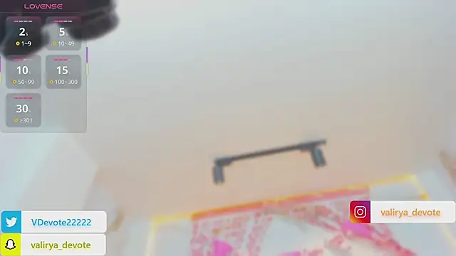 valirya_devote live sex cam