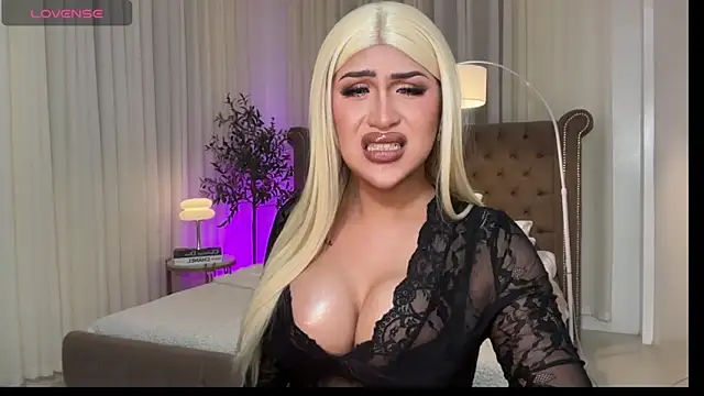 Your_Majesty_Tyra live sex cam