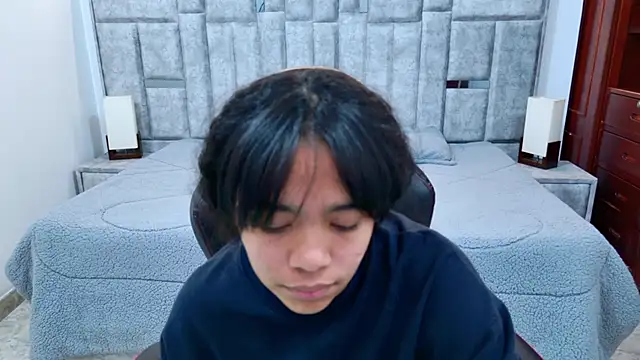 laureentt_'s cam snapshot