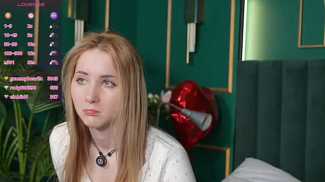 LiraKink's cam snapshot