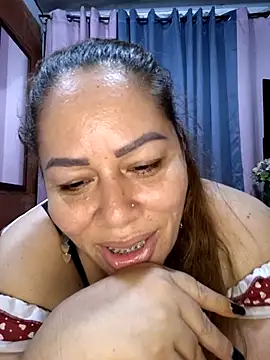 SluttyMilf79 live sex cam