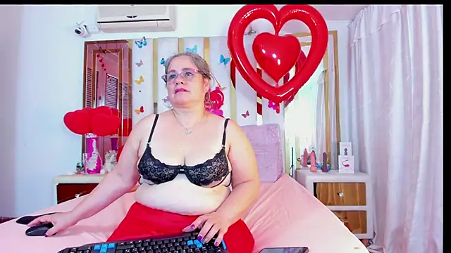 AnyelaGitanaMature live sex cam