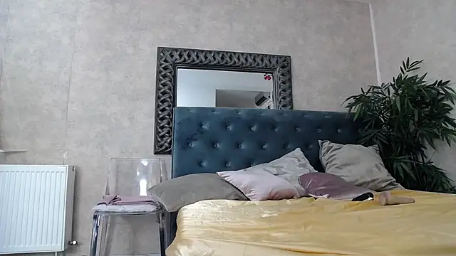 SaraElise live sex cam