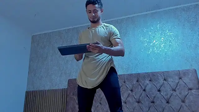 Adonys_Lewis_ live sex cam