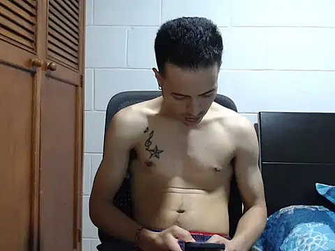 dimitriquiet05's cam snapshot