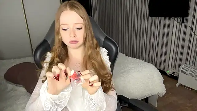 EmilyBubble's cam snapshot