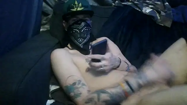 whitetrashsag420's cam snapshot