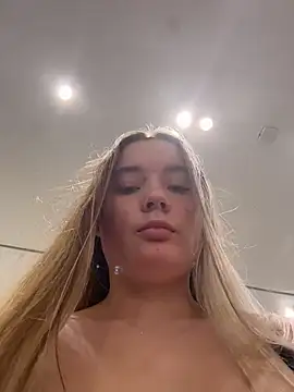 VineraSweet's cam snapshot