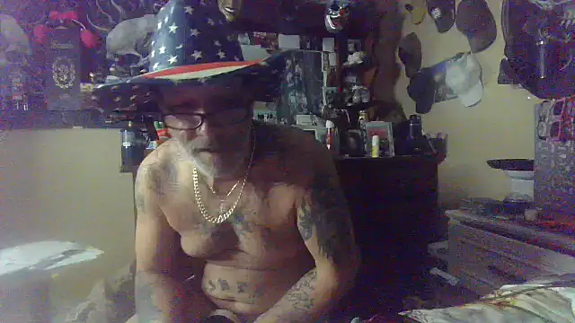 bigdaddyrooster's cam snapshot