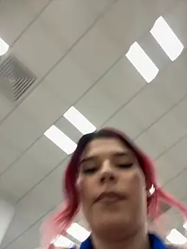 RiriRoseey live sex cam