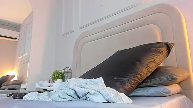 Maddyjohnsonn live sex cam