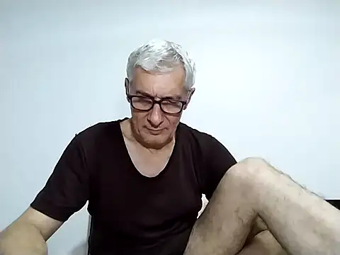 BIGUNCUTHARDCOCK live sex cam