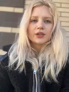 BlondeDoll_'s cam snapshot