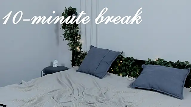 MollyLusty's cam snapshot