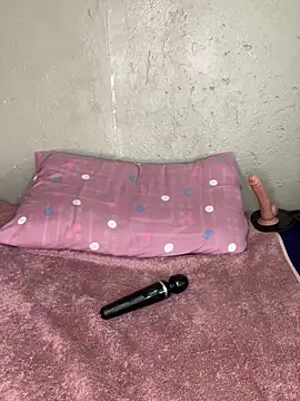 Bellabootie's cam snapshot