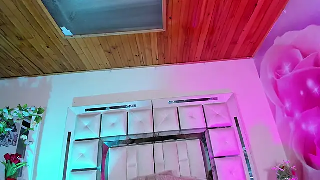 emili_clark's cam snapshot