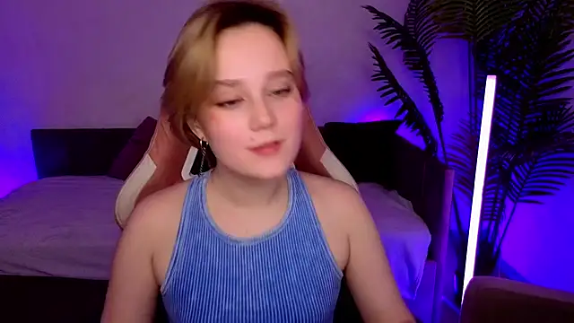 Ellie_Heavenly's cam snapshot