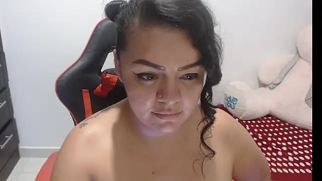 emily_sexxx's cam snapshot