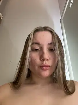 VineraSweet live sex cam