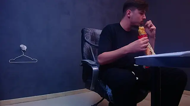 EnzoRace's cam snapshot