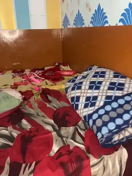 CUTI-NAINA live sex cam